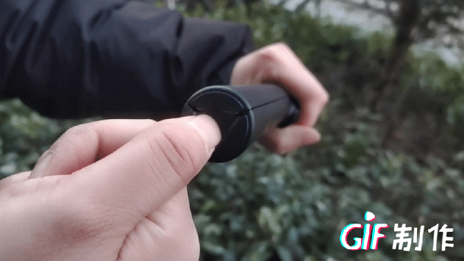 杆2自拍杆三脚架一键变焦记录美好瞬间！尊龙凯时人生就是搏平台小米变焦支架自拍(图3)
