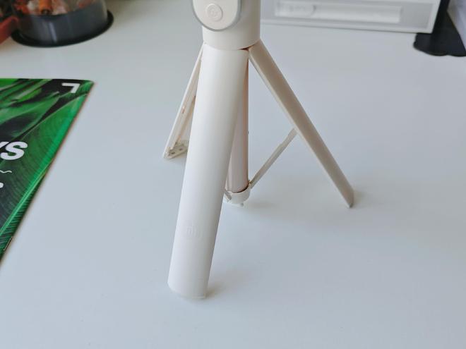 我的自拍神器--小米变焦支架自拍杆 2z6尊龙·中国网站一杆多用拍照不求人(图1)