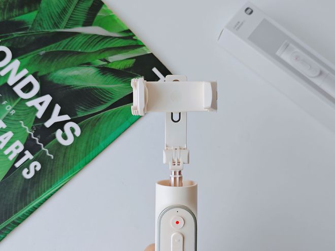 我的自拍神器--小米变焦支架自拍杆 2z6尊龙·中国网站一杆多用拍照不求人(图2)